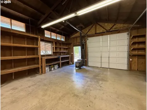 7978 N Bank Road Roseburg OR 97470