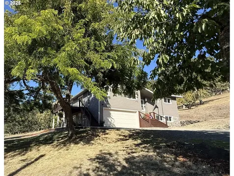 7978 N Bank Road Roseburg OR 97470