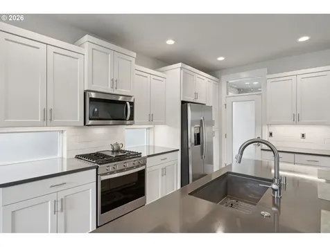 10004 NE 133rd Avenue Vancouver WA 98682