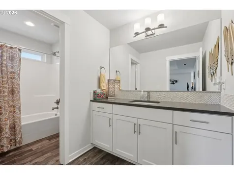 10004 NE 133rd Avenue Vancouver WA 98682