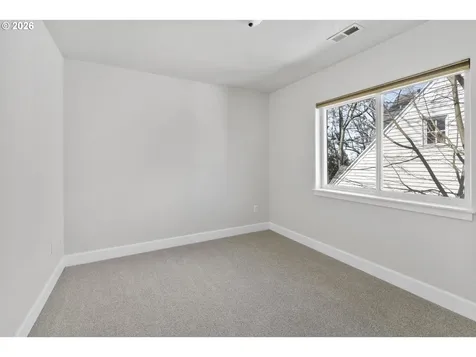 7473 NE Fremont Street Portland OR 97213