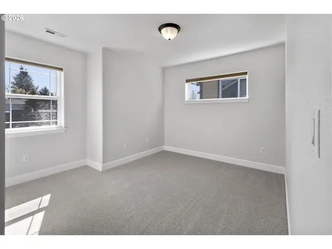 7473 NE Fremont Street Portland OR 97213