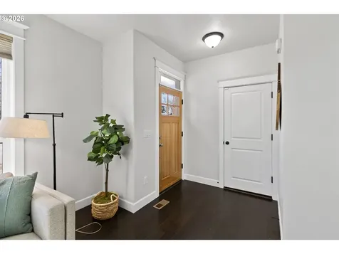 7473 NE Fremont Street Portland OR 97213
