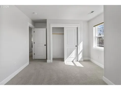 7473 NE Fremont Street Portland OR 97213