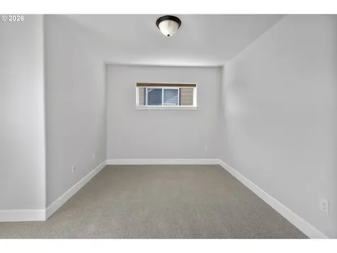 7473 NE Fremont Street Portland OR 97213