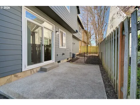 7473 NE Fremont Street Portland OR 97213