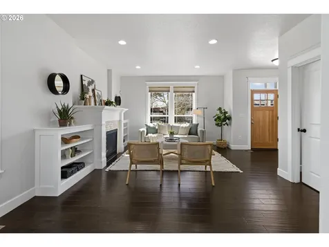 7473 NE Fremont Street Portland OR 97213
