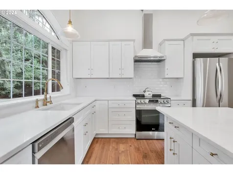 32043 Coburg Bottom Loop Road Eugene OR 97408