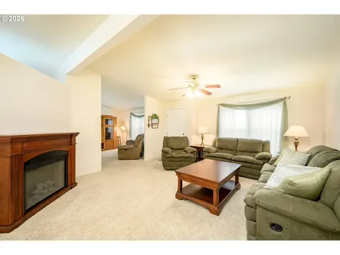 1401 W Ellendale Avenue Dallas OR 97338