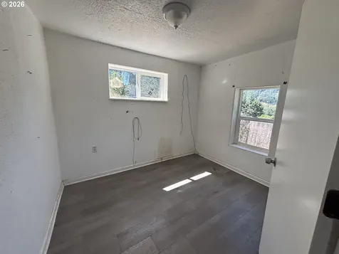 629 Charles Street Yoncalla OR 97499