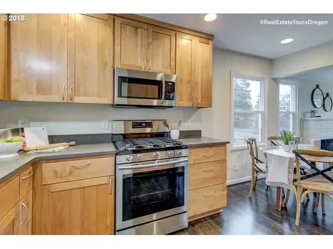1235 SW Carson Street Portland OR 97219
