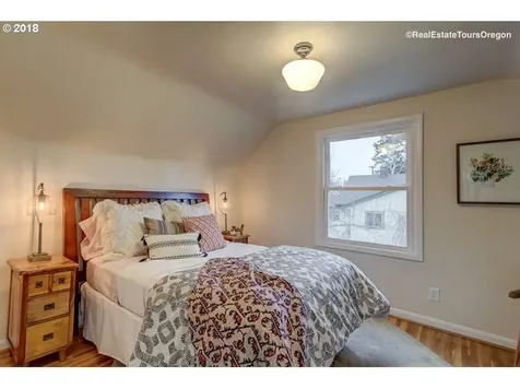 1235 SW Carson Street Portland OR 97219