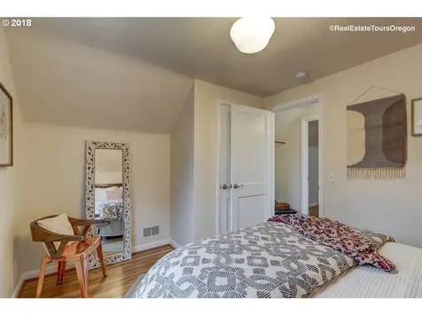 1235 SW Carson Street Portland OR 97219
