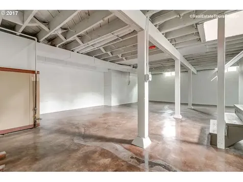1235 SW Carson Street Portland OR 97219
