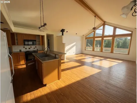 3991 Sherrard Road Hood River OR 97031