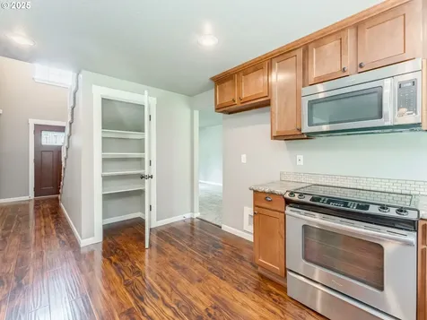 6208 NE Wilding Road Vancouver WA 98686