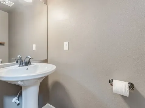 6208 NE Wilding Road Vancouver WA 98686