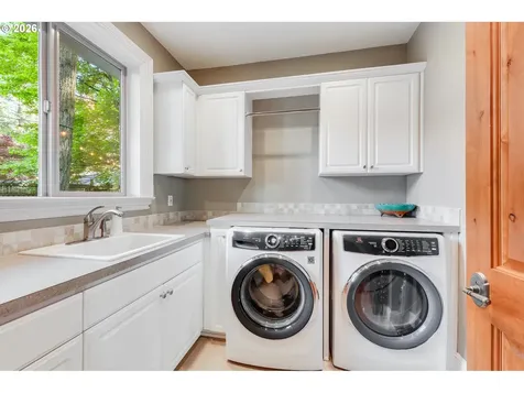18108 Pilkington Road Lake Oswego OR 97035