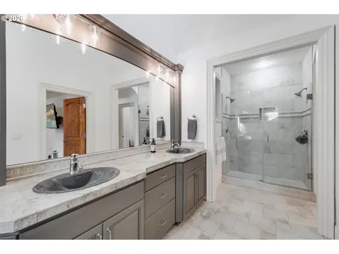 18108 Pilkington Road Lake Oswego OR 97035