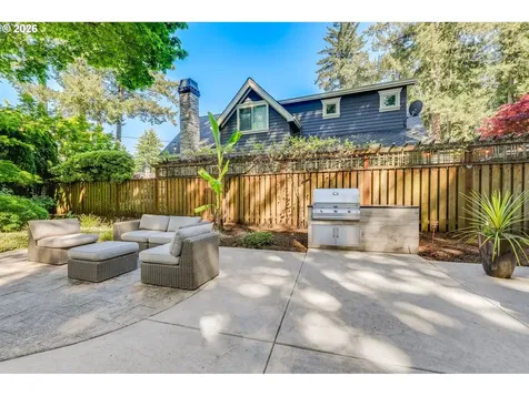18108 Pilkington Road Lake Oswego OR 97035