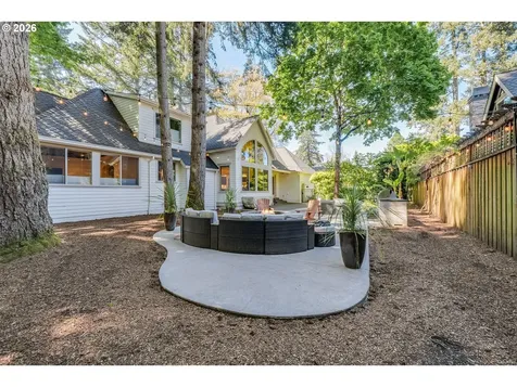 18108 Pilkington Road Lake Oswego OR 97035