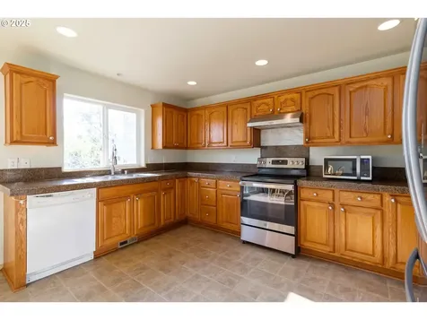 63 Crown Point Road Longview WA 98632