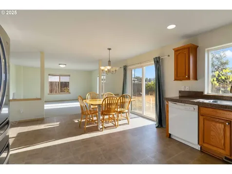 63 Crown Point Road Longview WA 98632