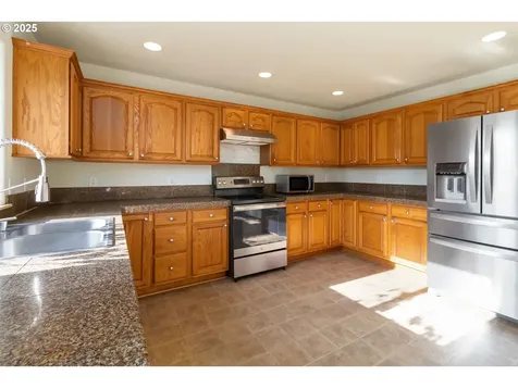 63 Crown Point Road Longview WA 98632