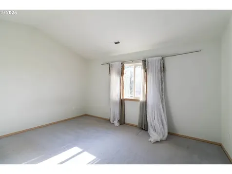 63 Crown Point Road Longview WA 98632