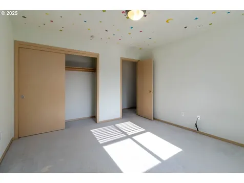 63 Crown Point Road Longview WA 98632