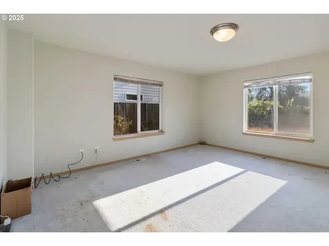 63 Crown Point Road Longview WA 98632