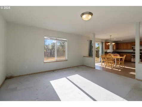 63 Crown Point Road Longview WA 98632