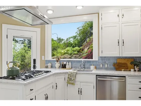 2450 Birch Lane Eugene OR 97403