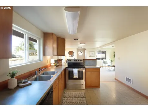 85822 1st Street Eugene OR 97405