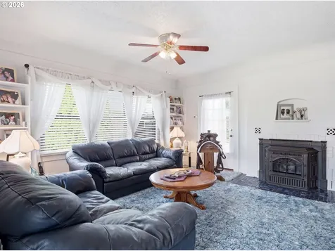 544 SE Court Street Dallas OR 97338