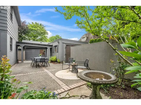 2260 NE 32nd Avenue Portland OR 97212