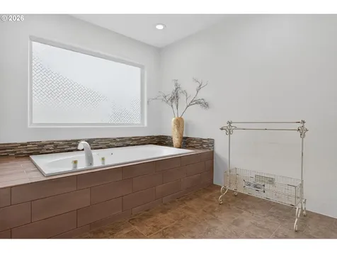 3966 NW Loy Court Portland OR 97229
