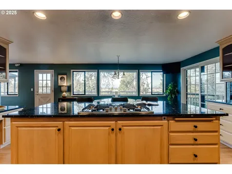2595 Highland Oaks Drive Eugene OR 97405