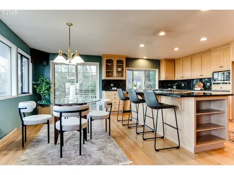 2595 Highland Oaks Drive Eugene OR 97405