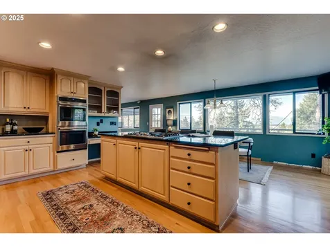 2595 Highland Oaks Drive Eugene OR 97405