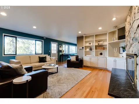 2595 Highland Oaks Drive Eugene OR 97405