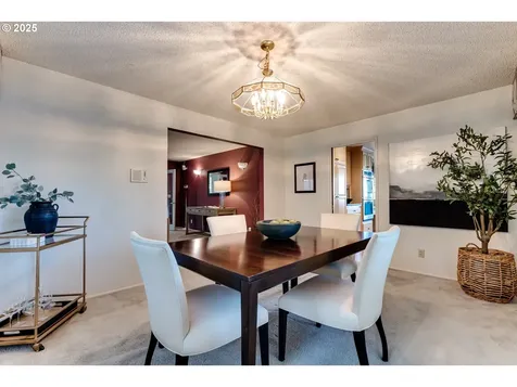 2595 Highland Oaks Drive Eugene OR 97405