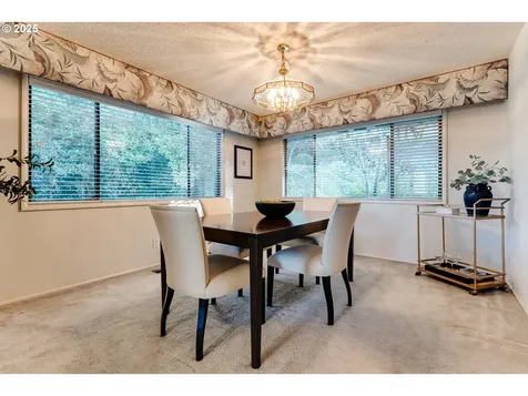 2595 Highland Oaks Drive Eugene OR 97405
