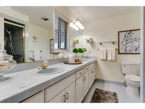 2595 Highland Oaks Drive Eugene OR 97405