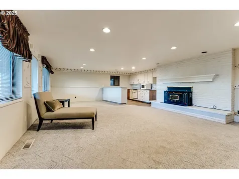 2595 Highland Oaks Drive Eugene OR 97405