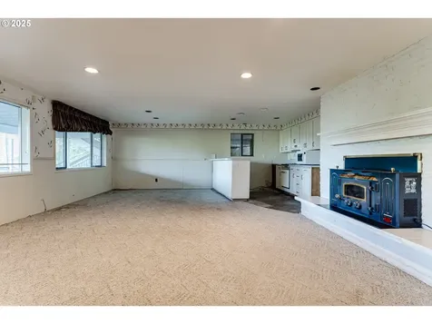 2595 Highland Oaks Drive Eugene OR 97405