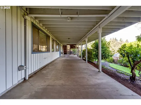 2595 Highland Oaks Drive Eugene OR 97405