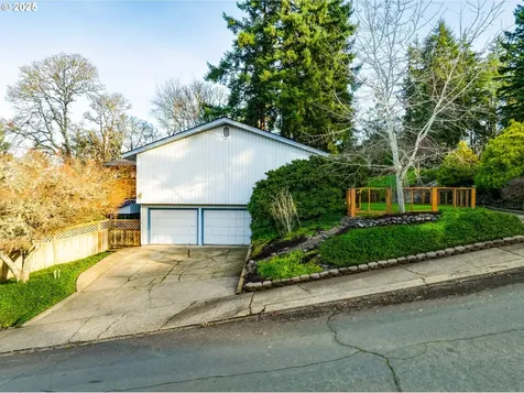 2595 Highland Oaks Drive Eugene OR 97405