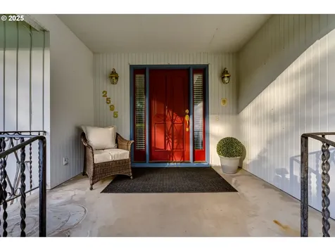 2595 Highland Oaks Drive Eugene OR 97405