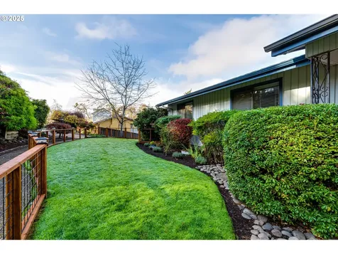 2595 Highland Oaks Drive Eugene OR 97405
